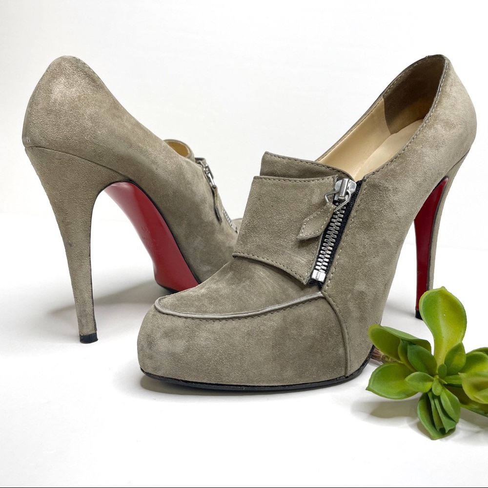 Christian Louboutin Suede Lapono Booties Zippered Heels Grey Beige Size 39 7.5